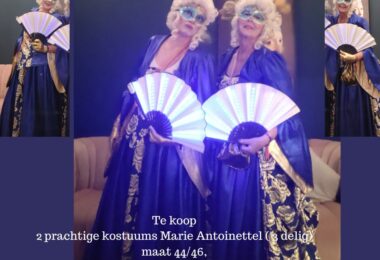 Te koop, 2 prachtige kostuums Marie Antoinettel (1)