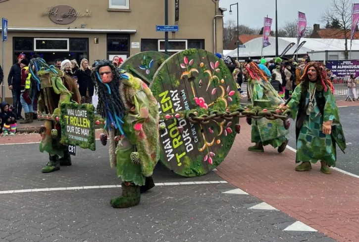 TROLLEN 04 TROLLEN 04