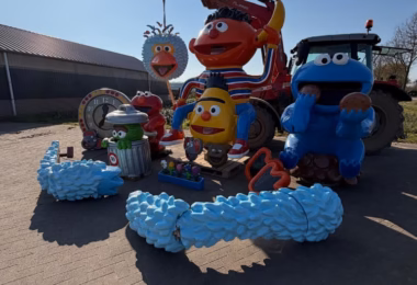 ca960253-380a-44c2-bb6c-aed3561cbdfc